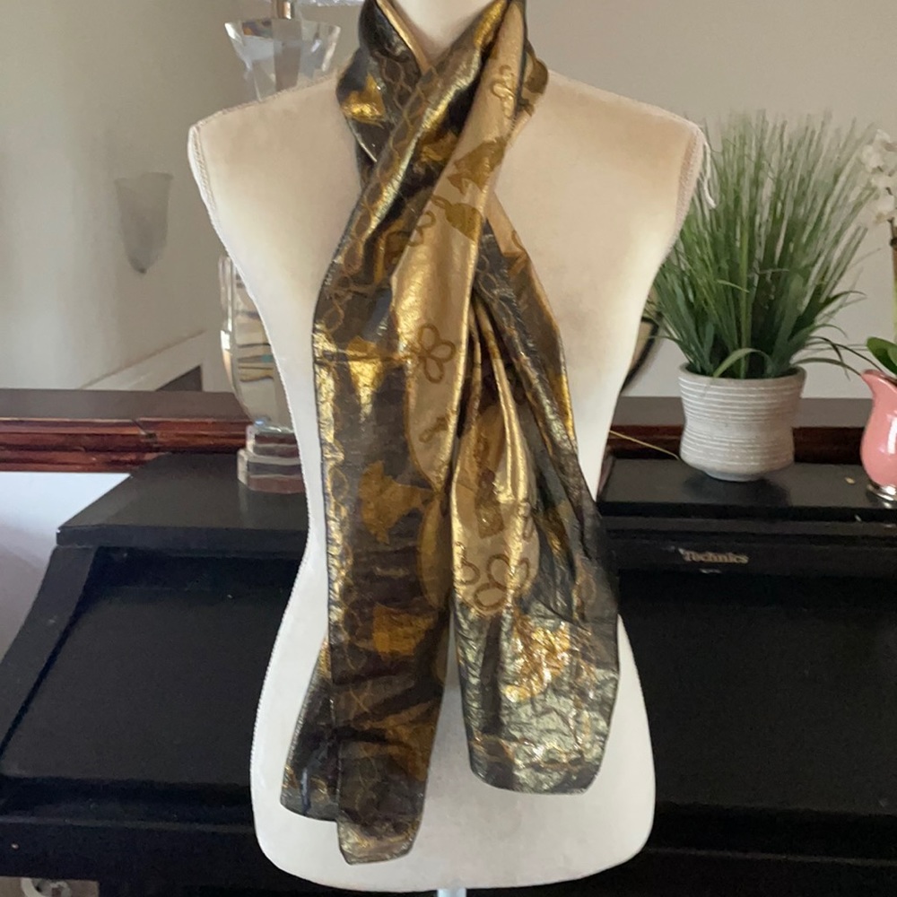 Authentic Oscar De La Renta Scarf